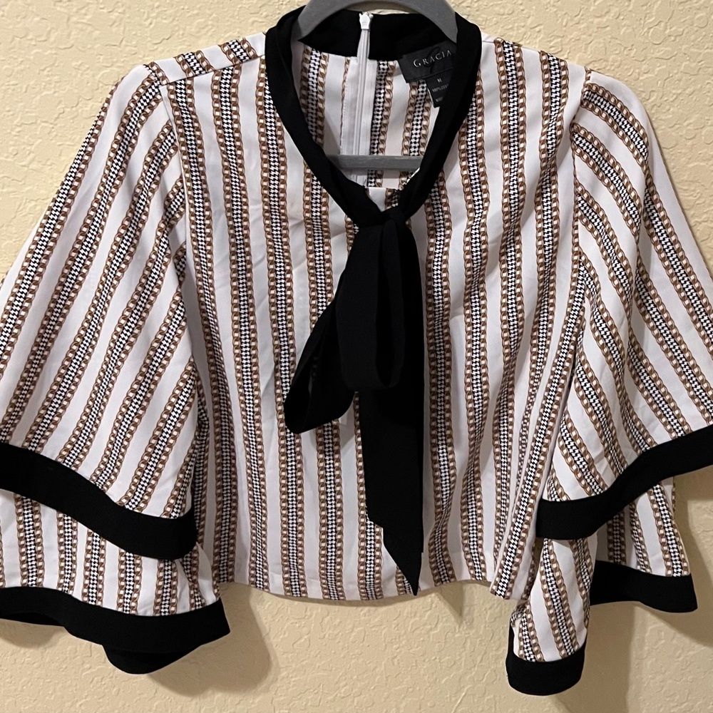 Gracia tiered ruffle sleeve blouse medium